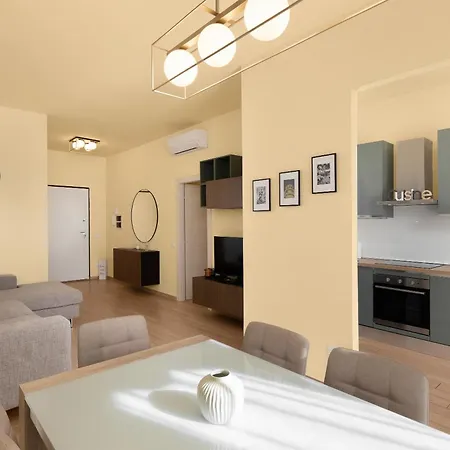 Apartment Roped Tower